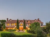 Oliver's Restaurant & Lodge Hotels in White River