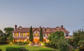 Oliver's Restaurant & Lodge