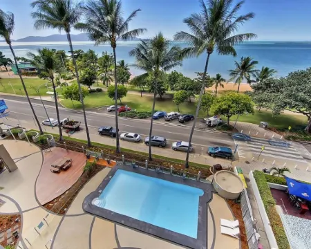 Aquarius on the Beach Hotels in North Ward