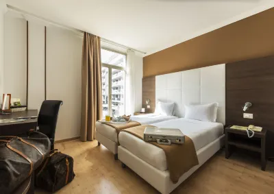 Ambassador-Monaco Hotels near Place de la Cremaillere