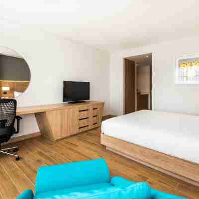 Hilton Garden Inn Santa Marta Rooms