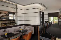 โรงแรมแกลเลอรี อาร์ท - ลุงการ์โน คอลเลกชัน - สัตว์เลี้ยง