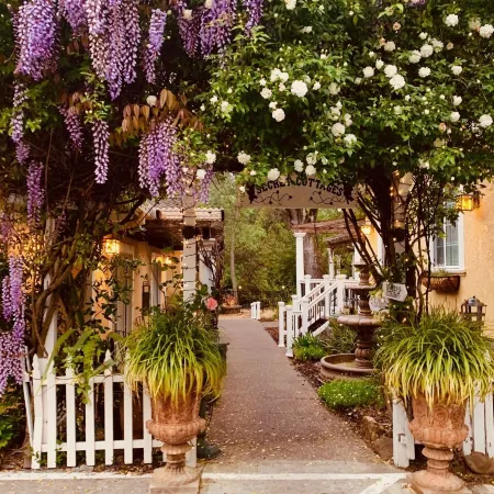 Glen Ellen Inn Secret Cottages