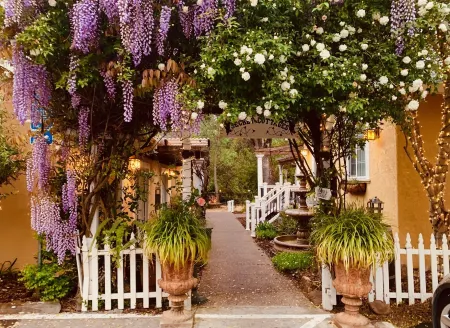 Glen Ellen Inn Secret Cottages