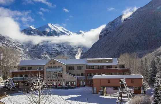 卡莫斯花園酒店