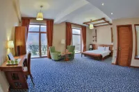 إل ريزورت فنادق في Qax