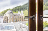 Crown Hotel
