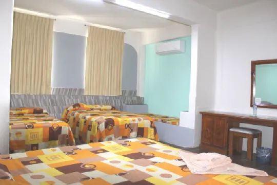 阿雷希菲普拉斯酒店