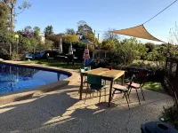 Kingswood Motel - Pools