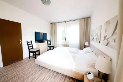 Hotel am Stadion Hotels near Erlöserkirche - Evangelische Erlöserkirchengemeinde Rheinhausen
