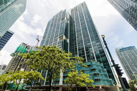 Bonifacio Global City One Uptown Residence BGC Отели рядом с достопримечательностью «Eminent Design Studio»