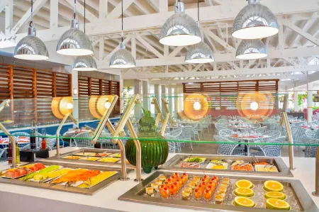 Grand Decameron Cornwall Beach, A Trademark All Inclusive