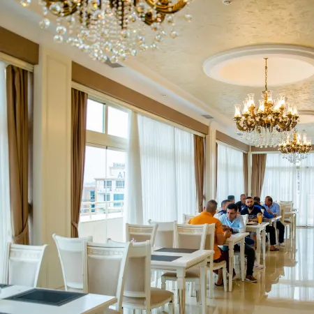 Capitol Hotel Отели рядом с достопримечательностью «Станция метро Насими»