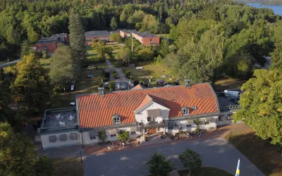 Gällöfsta Konferens och Herrgård Hotels near Upplands Väsby bibliotek