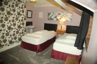 Lledr House Hostel Near Two Zip World Sites - Parking