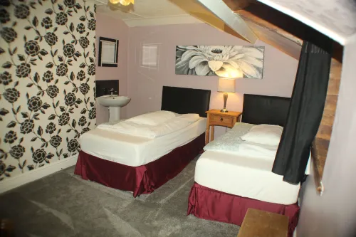 Lledr House Hostel Near Two Zip World Sites - Parking
