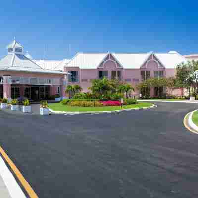 Comfort Suites Paradise Island Hotel Exterior