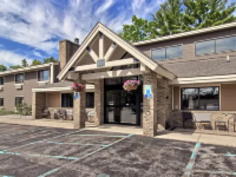 Blossom Hotel & Suites Traverse City Hotels in Grand Traverse County