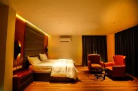 Hyde Park Hotels in Manjeri
