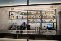 Zoe Seaside Resort - bar