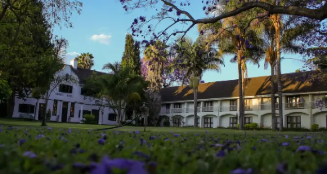 勃朗特酒店 酒店