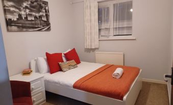 Huku Kwetu - Fieldfare Green