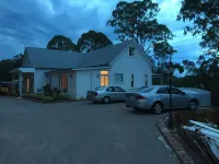 Bli Bli House Riverside Retreat - parking