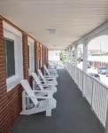 Colonial Inn - Pet-friendly