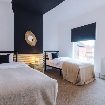 Modern & Chic Four Bedroom Home Hotels in Eccles