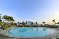 Grand Whiz Hotel Trawas Mojokerto - Pool