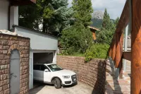 Apartments Lores - parking
