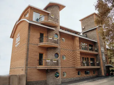 Bayil Breeze Hotel & Restaurant Hotel in zona National Flag Square