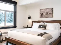 Compass Rose Lodge Hotels in Weber County