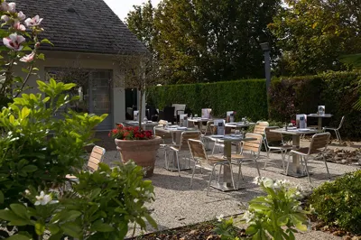 Hôtel Restaurant Campanile Reims Ouest - Tinqueux Hôtels à proximité de : Centre commercial Carrefour Reims Tinqueux