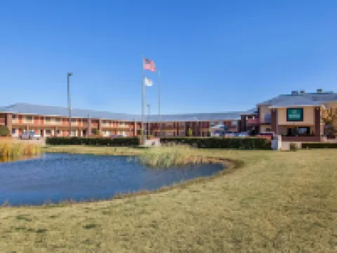 Quality Inn & Suites Owasso US-169 Hotels in Owasso