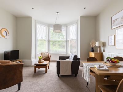 Red Lea Apartments with Pool and Spa