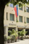 Residence Hotel Hotels near Kathedrale St. Florin