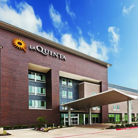 La Quinta Inn & Suites by Wyndham Orlando IDrive Theme Parks