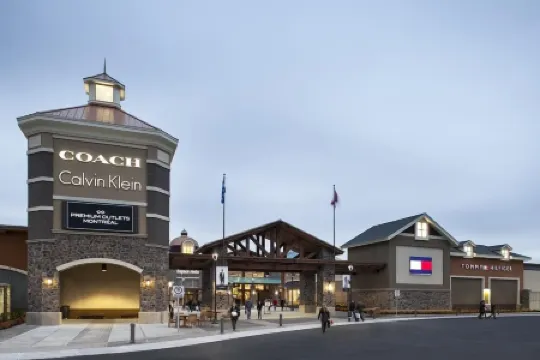 因佩里亞套房酒店