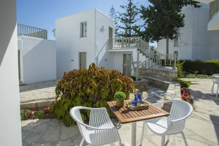 Leonardo Plaza Cypria Maris Beach Hotel & Spa