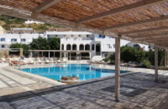 Armadoros Hotel / Ios Backpackers