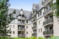 Residence Pierre & Vacances les Embruns Hotel dekat TROUVILLE DEAUVILLE RAILWAY STATION