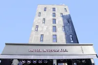 Hotel Myeongjak Hotel in zona College of Business Building 1