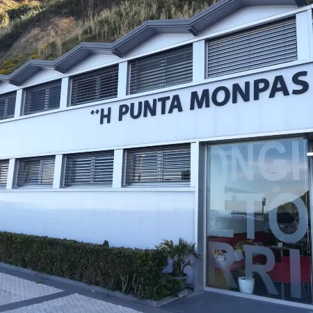 Hotel Punta Monpas Отели рядом с достопримечательностью «Гора Улиа»