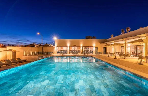 肯茲利薩尼酒店