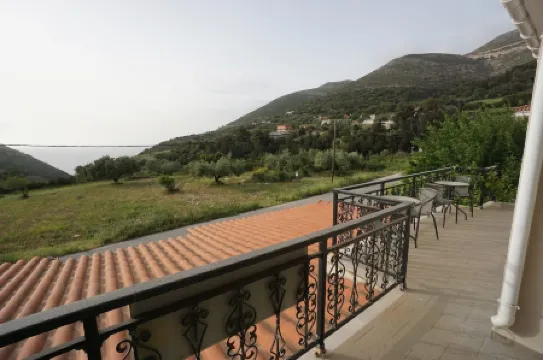 Studio Apartments a Breath Away from Myrtos by Prime