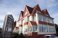 Marine Lodge