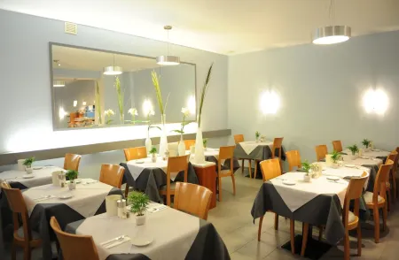 Central-Classic Hotel Отели рядом с достопримечательностью «Озеро Берен»