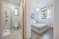 302 Mulberry Court- Cozy with Large Terrace