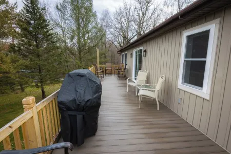 Peaceful Hilltop Retreat Near Keuka Lake & Wine Trails